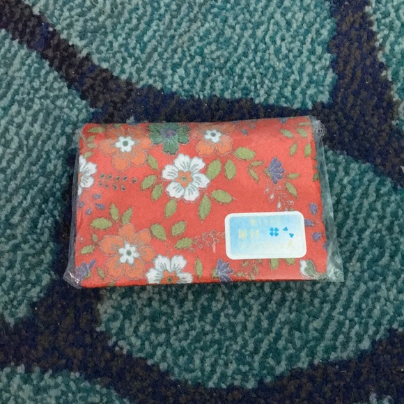 Handbags - ⭐️Japanese Kleenex wallet